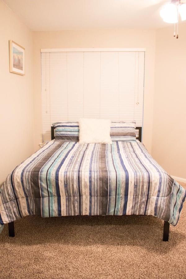 Downtown Dallas Beautiful Poolside Apartment エクステリア 写真